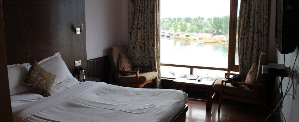 Hotel Imperial Lake View Srīnagar Exterior foto